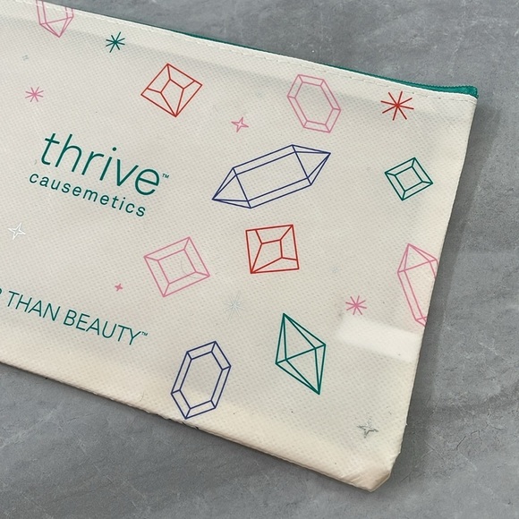Thrive Causemetics “You’re A Gem” Makeup Bag - Picture 8 of 13